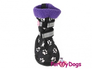Boty pro psy od For My Dogs – černé s fialovým flísovým lemem