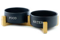  Černé keramické misky pro psy v originálním dřevěném stojanu, které se budou skvěle vyjímat v každém interiéru. Objem: 2 × 850 ml. (7)