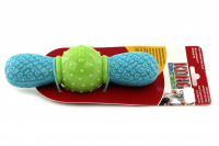  Extra odolná hračka pro malé a střední psy – pešek KONG CORE STRENGHT. Super odolná vícevrstvá guma s vyztuženým jádrem, velikost 18 cm. (2)