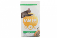  Granule pro dospělé kočky IAMS ADULT – vyvážené krmivo s mořskými rybami, doplněné o vitamíny a minerály, omega-3 a 6 mastné kyseliny a prebiotika. Balení 2 kg.