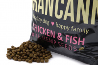  Superprémiové, hypoalergenní granule s obsahem konopných semínek a za studena lisovaného konopného oleje pro štěňata všech plemen od českého výrobce krmiv GRANCANN. Balení 3 kg. (4)