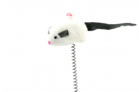 Originální a oblíbená hračka pro kočky každého věku – myška na pružině. Stabilní plyšová základna, uvnitř myšky zvukový čip reagující na pohyb. (3)