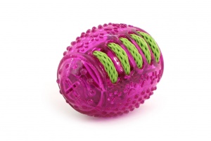 Kousací a aportovací hračka pro psy – RUGBY míček z poloměkké gumy a bavlněného provazu. Celková délka 10 cm. (2)