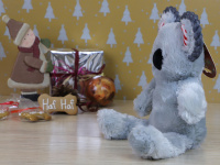 Velká plyšová hračka pro psy – Koala. Velikost hračky cca 34 cm, při stisknutí píská a šustí, vhodná pro střední plemena psů. (5)