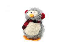  Hračka pro psy – tučňák se šálou a červenými sluchátky. Příjemný plyšový materiál, pískací, velikost hračky cca 17 cm.