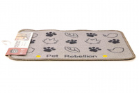  Elegantní kobereček pod misky s ryze praktickou funkcí – ochrání povrchy podlah před poškozením i znečištěním