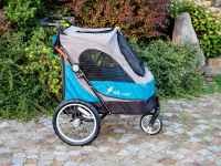  Kočárek pro psy s 38cm kolečky a nosností až 30 kg, modro-šedý, pohled z boku 2