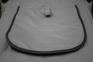  Velký kočárek pro psy s 38cm kolečky a nosností 55 kg. Rozměry kabiny 85 × 55 × 60 cm, možnost připevnění upravovacího stolku. Ideální pro více psů. Barva: šedá. (12)