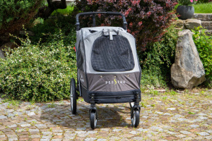  Velký kočárek pro psy s 38cm kolečky a nosností 55 kg. Rozměry kabiny 85 × 55 × 60 cm, možnost připevnění upravovacího stolku. Ideální pro více psů. Barva: šedá.