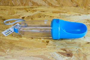  Cestovní láhev na vodu pro psy CROCI. Lehoučký materiál, integrovaná miska (2)