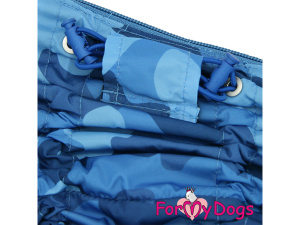  Obleček pro psy jezevčíků – zateplený zimní overal BLUE CAMOUFLAGE od For My Dogs z voduodpuzujícího materiálu. Detail nastavitelných gumiček.