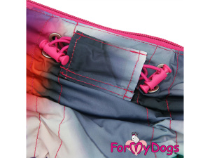  Obleček pro fenky jezevčíků – teplý zimní overal COLOURS od ForMyDogs z voduodpudivého materiálu. Detail nastavovacích gumiček.