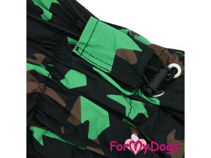 Obleček pro malé až střední psy – zateplený zimní overal GREEN CAMO od For My Dogs z voduodpuzujícího materiálu. Plyšová podšívka, zateplený sinteponem. Detail nastavovacích gumiček.
