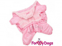  Růžový zimní obleček pro fenky – overal PINK FUR od For My Dogs z voduodpuzujícího materiálu. Plyšová podšívka, zateplený sinteponem.