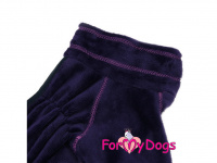  Obleček pro fenky – zimní overal VIOLET PLUSH od ForMyDogs z jednovrstvé plyšové kožešiny. Zapínání na zip zádech, zvýšený límec pro lepší ochranu krku. (3)