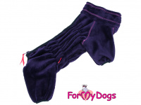  Obleček pro fenky – zimní overal VIOLET PLUSH od ForMyDogs z jednovrstvé plyšové kožešiny. Zapínání na zip zádech, zvýšený límec pro lepší ochranu krku.