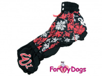  Obleček pro fenky jezevčíků – lehoučká pláštěnka BLACK/RED FLOWERS od ForMyDogs. Zapínání na zip na zádech, zvýšený límec.