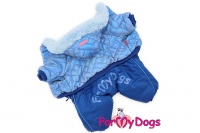 Obleček pro psy – teplý zimní overal METALLIC BLUE od ForMyDogs z voduodpuzujícího materiálu s kožešinovou podšívkou. Zapínání na druky na bříšku.