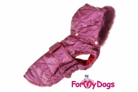  Obleček pro psy i fenky od FMD – zimní bunda METALLIC PURPLE z voduodpuzujícího materiálu. Bunda je zateplená sinteponem a má kožešinovou podšívku.
