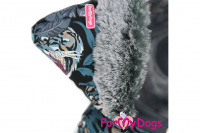 Obleček pro psy i fenky od FMD – teplá zimní bunda TIGERS z voduodpuzujícího materiálu s jemnou kožešinovou podšívkou. Zapínání na druky na bříšku. (4)
