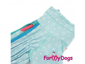  Obleček pro psy – lehoučký elegantní overal DUSTER BLUE STARS od ForMyDogs. Vhodný i do suchého chladnějšího počasí nebo pro domácí nošení. (2)