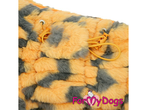  Obleček pro fenky – sinteponem zateplený zimní overal ZIG ZAG ORANGE od ForMyDogs z dvouvrstvé plyšové kožešiny do suchého chladného počasí. Zapínání na zip zádech, zvýšený límec pro lepší ochranu krku (5)