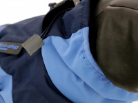  Luxusní zimní obleček – outdoorová bunda pro dokonalý teplotní a pocitový komfort vašich psů. Větru a vodě odolná vnější vrstva, uvnitř voděodolná syntetická izolace pro tepelnou pohodu, reflexní prvky. Barva modrá. (11)