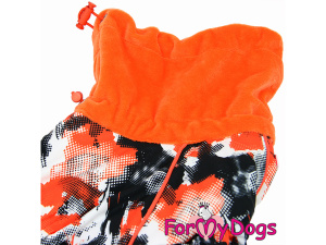  Zateplený overal FMD ORANGE CAMOUFLAGE pro fenky jezevčíků kombinuje voděodolný svršek, výplň ze sinteponu a sametový velur (detail límce)