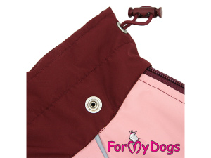  Konec mokrým kožíškům a zdlouhavému sušení! Funkční pláštěnka FMD BORDEAUX/POWDERED s odnímatelnou kapucí a praktickým zapínáním na zádech (6)