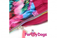 Obleček pro fenky malých až středních plemen – lehoučká pláštěnka FLOWERS PINK od For My Dogs. (2)