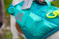  Plovací vesta pro psy Non-stop Dogwear je kvalitní a funkční plovací vesta, která nastavuje nový standard plovacích pomůcek pro psy (12)