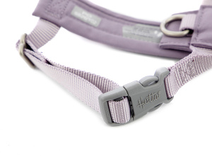 Postroj HURTTA SEEKER – ten nejlepší první postroj pro vaše štěně i dospělé malé průzkumníky! Lehký, měkký a plně nastavitelný postroj z recyklovaných materiálů dopřeje malým psům naprostou svobodu pohybu (5)