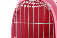 Přepravka pro kočky a malé psy. Pochromovaná mřížka, dostatek větracích otvorů, snadné otvírání, rozměry 50 × 32 × 34,5 cm. Barva růžová. (13)