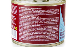  Dopřejte svému psímu parťákovi kvalitní a chutné krmivo z pravého masa. Rinti konzerva obsahuje šťavnaté kousky kuřecích srdíček (25 %) a další přírodní suroviny, které zajistí vyváženou a plnohodnotnou výživu (detail složení)