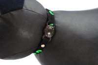 Stylový obojek pro kočky ROSEWOOD z černého semiše se zelenými reflexními prvky. Bezpečnostní plastová spona, univerzální velikost (4).