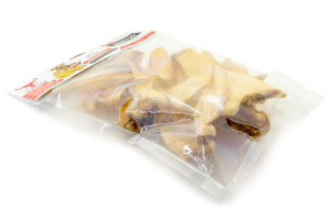  Sušené buvolí uši od The Buffalo Co. pocházejí z buvolů žijících ve volném chovu, díky čemuž mají zdravější složení než běžně prodávané vepřové nebo hovězí uši (3)