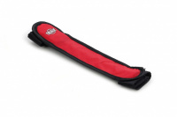 Svítící textilní návlek s led páskem k navlečení na obojek, postroj nebo vodítko. Viditelnost až 500 m, zapínání na suchý zip, barva červeno-černá.