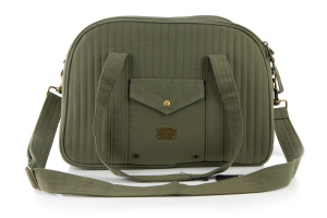  Cestujte první třídou! Luxusní prošívaná taška Milk & Pepper Carlton v barvě khaki kombinuje nadčasový design s maximálním pohodlím pro malé psy do 7 kg