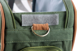  Praktická přepravní taška na psy a kočky s nosností 6 kg z kolekce NOBBY, model PERKA. Vyjímatelná měkoučká podložka, dlouhý nastavitelný popruh pro nošení přes rameno (15)