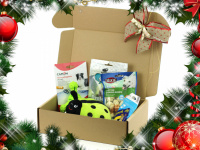    Vánoční dárkový box pro psy s vybranými pamlsky a hned dvěma hračkami. Kompletně připravený vánoční dárek – včetně sváteční mašle. (4)