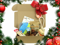   Vánoční box pro psy s vybranými pamlsky a hned dvěma hračkami dle vlastního výběru. Kompletně připravený vánoční dárek – včetně sváteční mašle. (6)