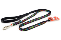 Černé vodítko pro psy RED DINGO z velmi kvalitního nylonového popruhu s hustě tkanými okraji, díky čemuž vyniká vysokou odolností proti oděru a dlouhou životností