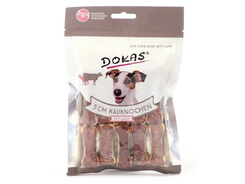 Vynikající žvýkací pochoutky pro psy – kostičky z hovězí kůže s jehněčím masem. Bez konzervantů, umělých barviv a dochucovadel