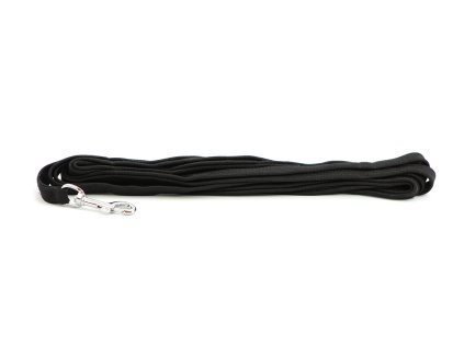 Extra lehké stopovací vodítko pro psy z plochého nylonu s pochromovanou karabinou. Délka 5 m, šířka popruhu 13 mm, karabina 7 cm, barva černá.