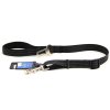 Velmi praktické, krátké vodítko pro psy s bezpečnostní spojkou k autopásu. Reflexní prošívání, nastavitelná délka 55–85 cm. Černé.
