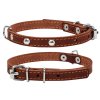 Kožený obojek s kovovou dekorací hnědý. (Obvod krku délka: 27-35 cm,	širka: 14 mm)