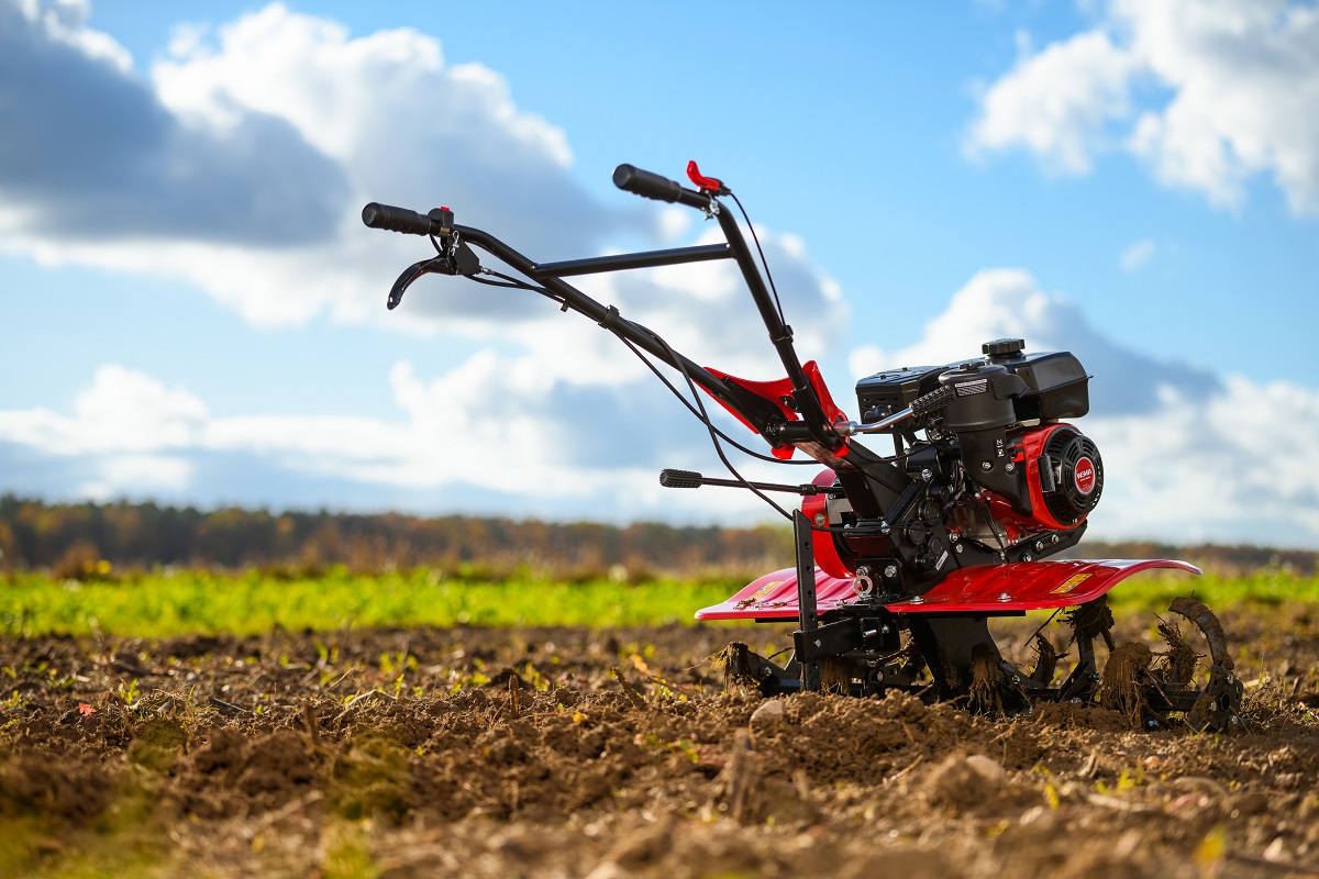 🏡 Jarní restart zahrady: Technika, která vám ušetří čas i záda