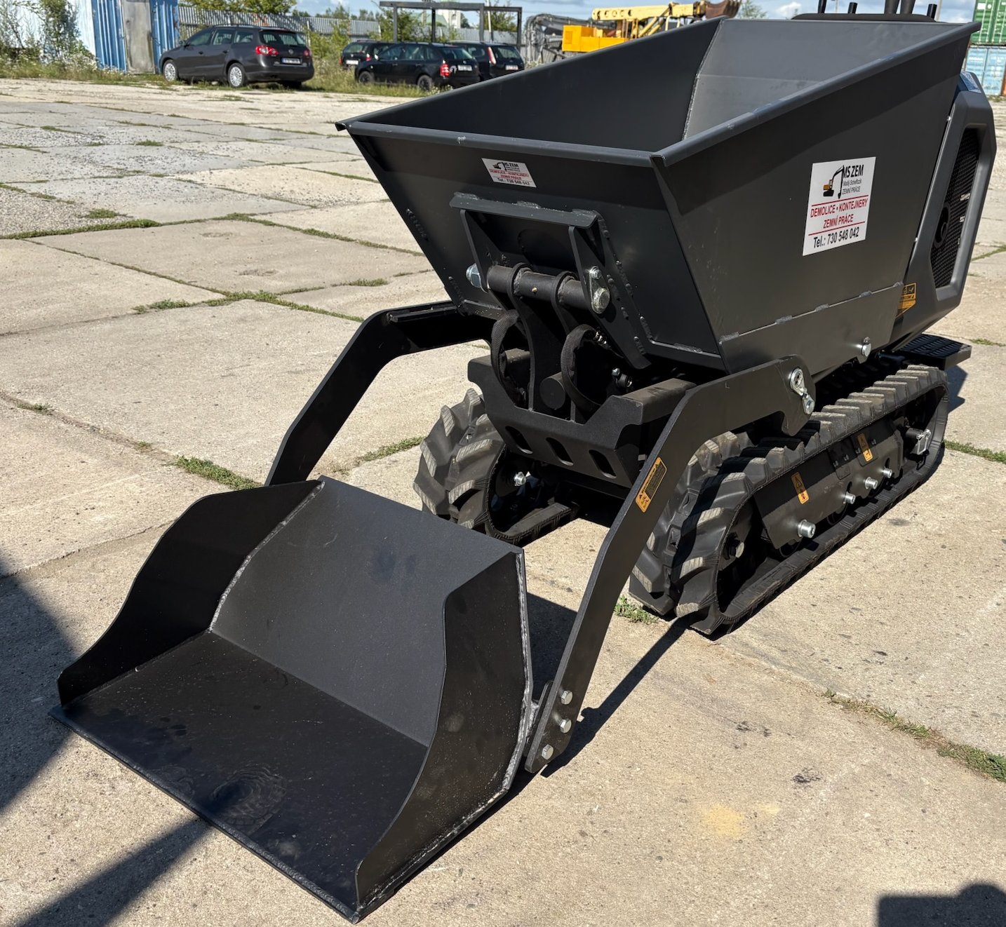 Transportér Hahn & Sohn Cedrus TR800GH-L v službách spoločnosti MS ZEM – demolácie a zemné práce
