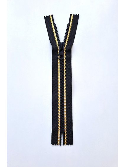 krátký zip kapsový - středně hrubý 16 cm, zuby 6 mm kostěný