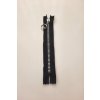 Krátký zip kapsový - středně hrubý, 16 cm, zuby 8 mm, plast "e"